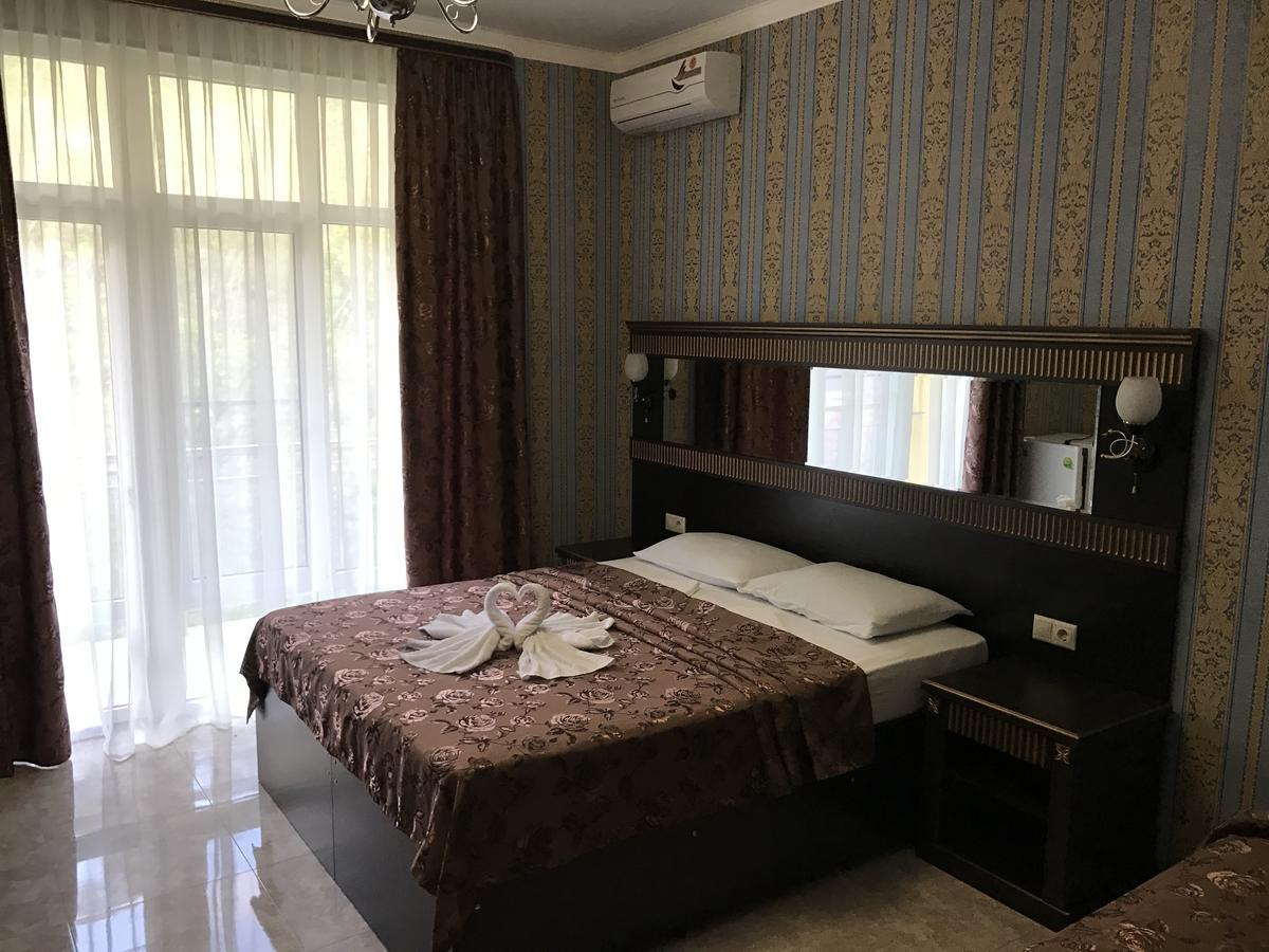 Hotel Danelyan ピツンダ エクステリア 写真