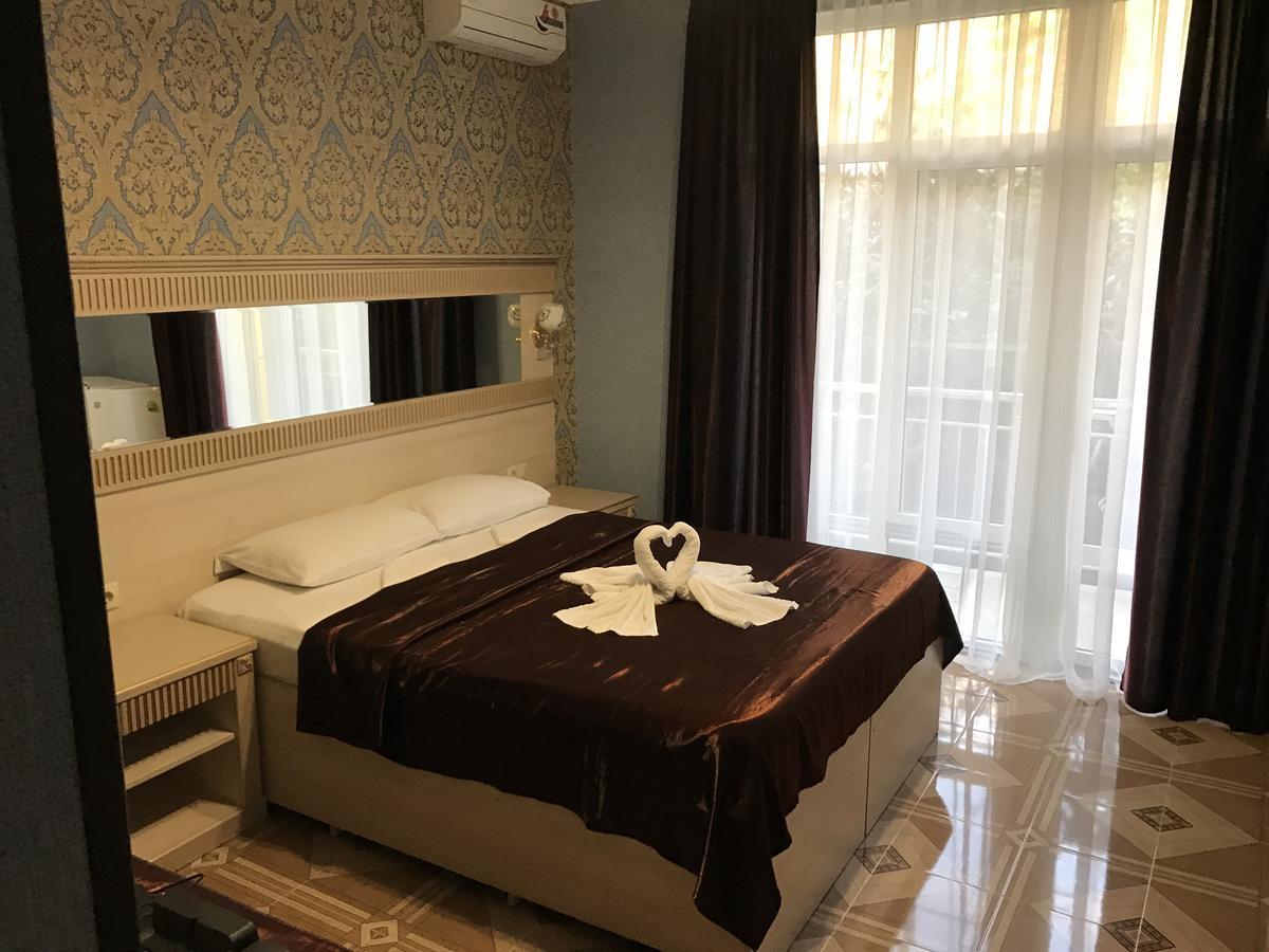 Hotel Danelyan ピツンダ エクステリア 写真