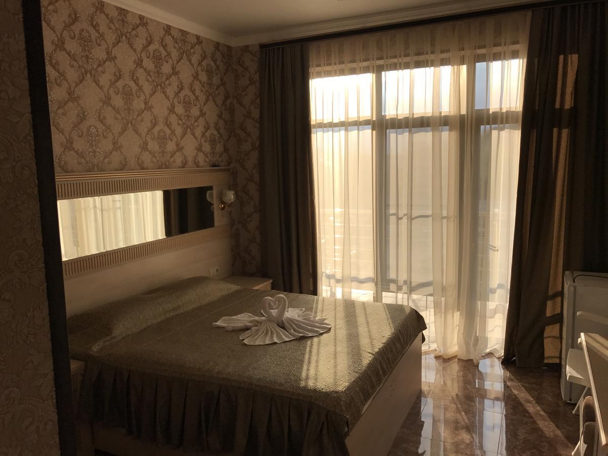 Hotel Danelyan ピツンダ エクステリア 写真